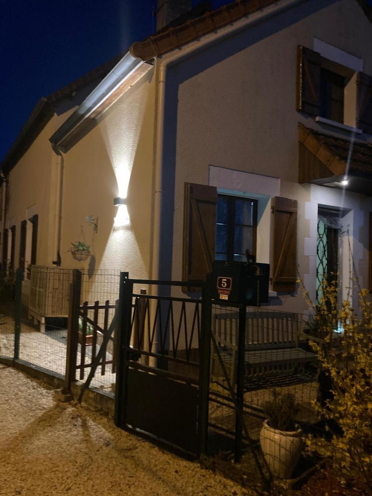 Chambres D' Hotes A Benaize Coulonges  外观 照片